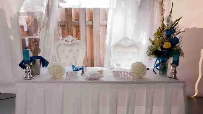 mariage-chaises-tables